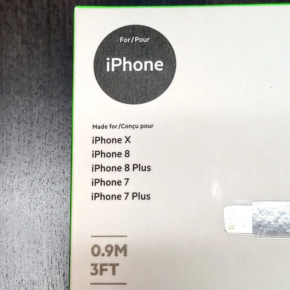 Belkin iPhone audio cable with lightning connector NIB